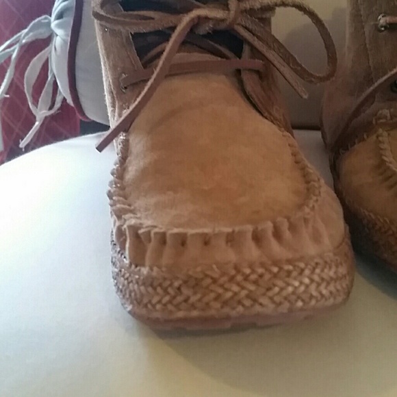 Cozy Ugg Boots - Picture 6 of 6